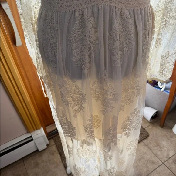 Torrid Festi Embroidered Lace Maxi Dress - Picture 4 of 11